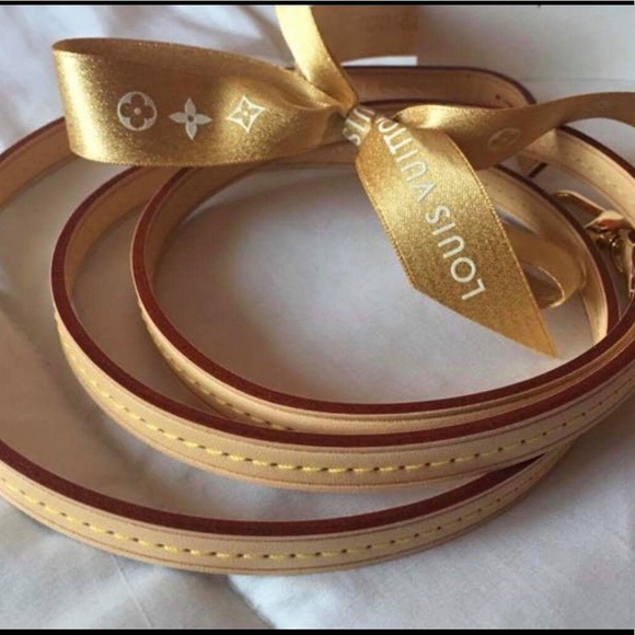Louis Vuitton Handbags - Louis Vuitton Favorite MM strap